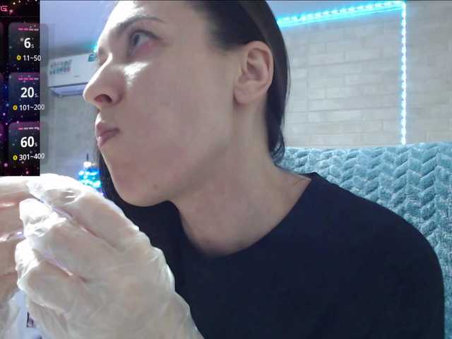 Marina4Love's BongaCams show and profile