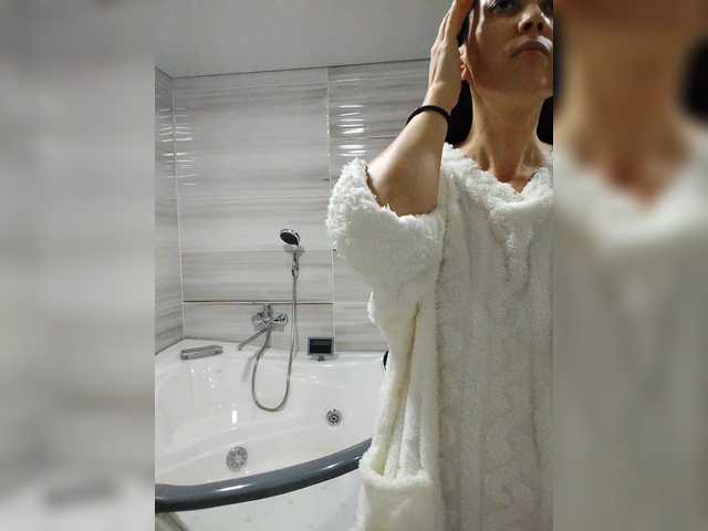 Marina4Love's BongaCams show and profile