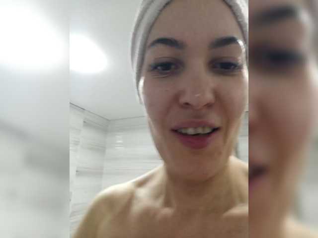 Marina4Love's BongaCams show and profile