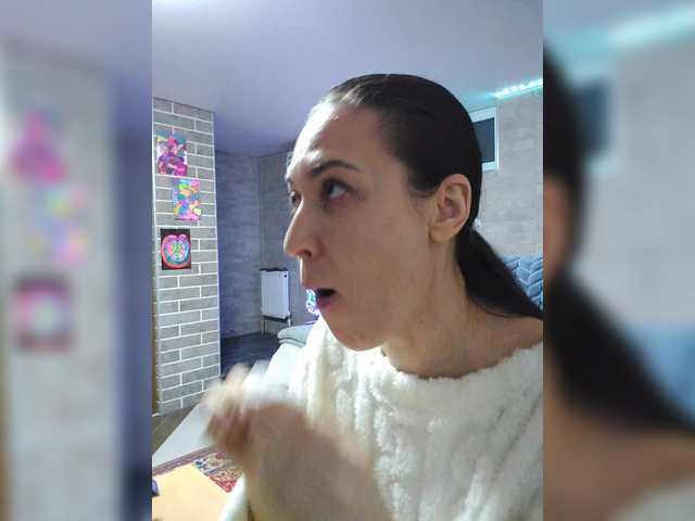 Marina4Love's BongaCams show and profile