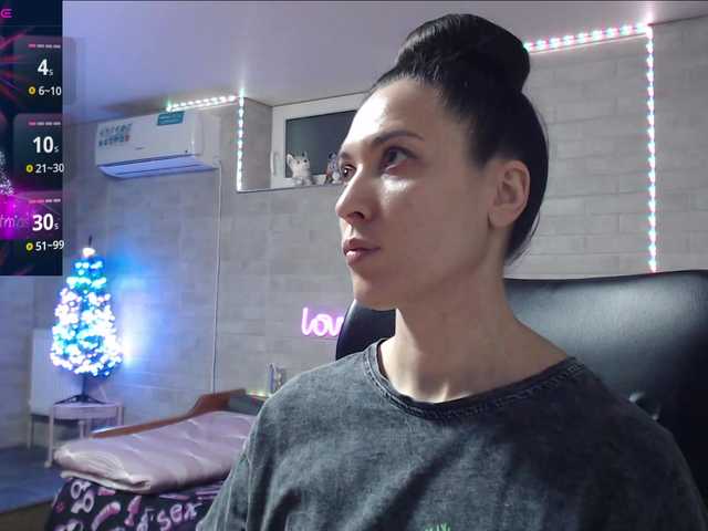 Marina4Love's BongaCams show and profile