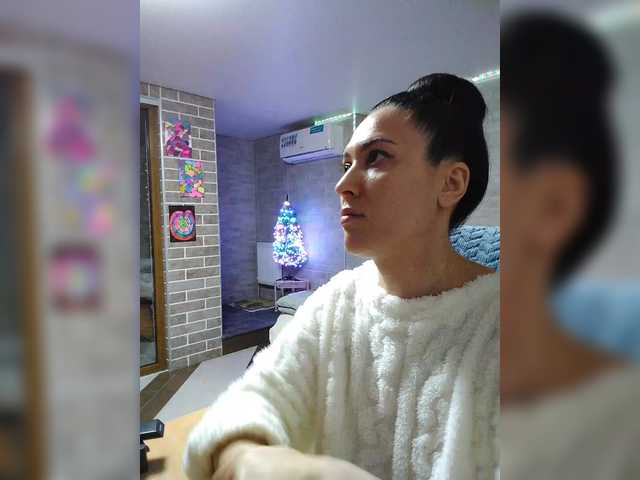 Marina4Love's BongaCams show and profile