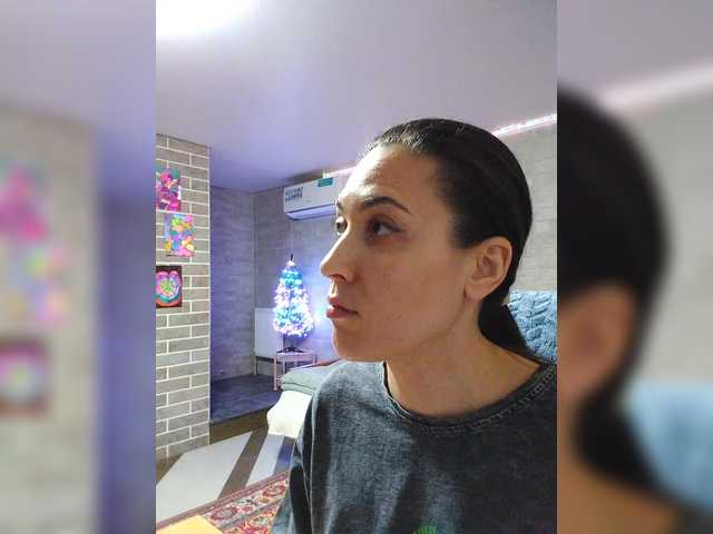 Marina4Love's BongaCams show and profile