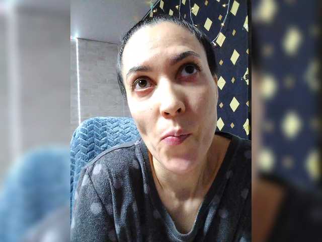 Marina4Love's BongaCams show and profile