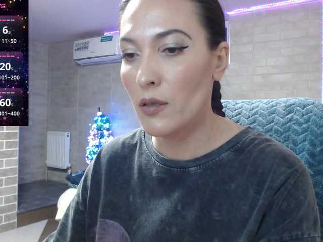 Marina4Love's BongaCams show and profile