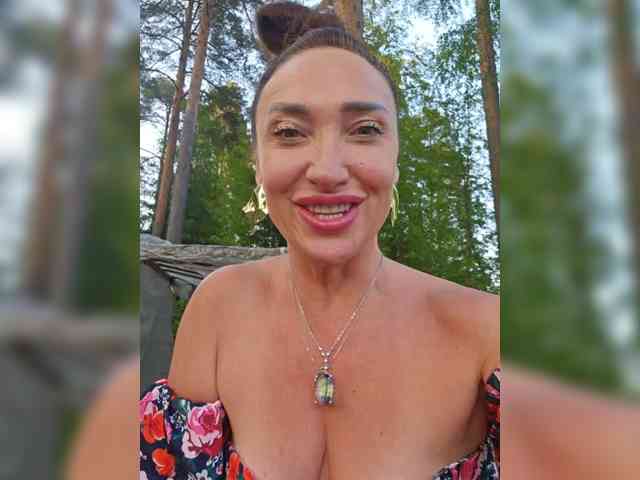Stella888 Live Webcam on BongaCams