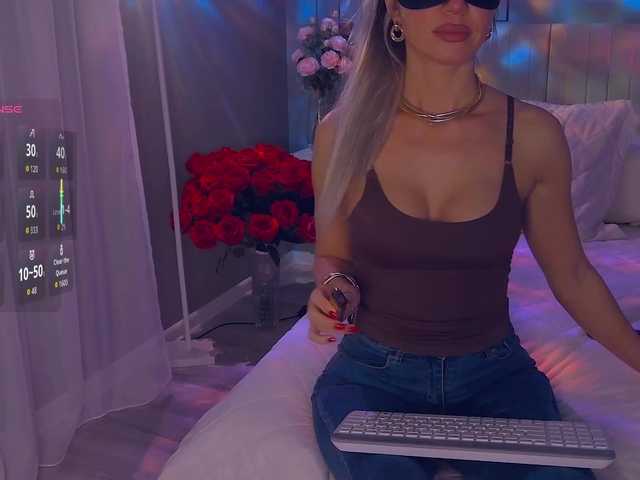 Marisa12 from BongaCams