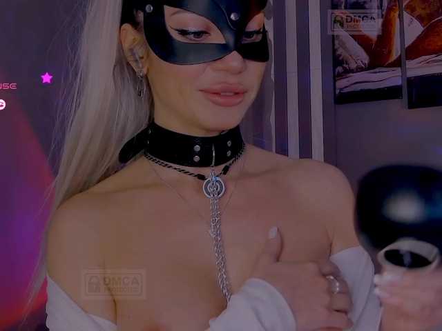 Marisa12 from BongaCams