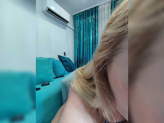 EvelynDreamy's BongaCams show and profile