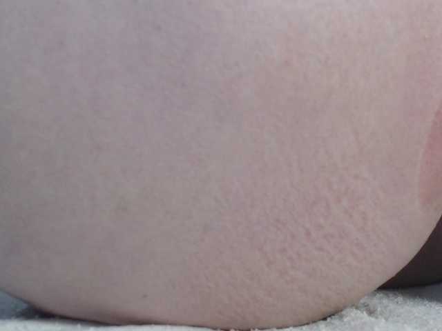 Alida-2's BongaCams show and profile