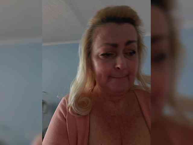 vetaru Live Webcam on BongaCams