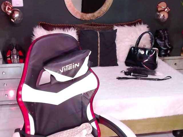 MadikeyHappy's BongaCams show and profile