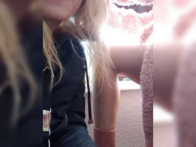 businka11223a's BongaCams show and profile