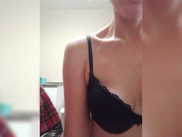 businka11223a from BongaCams