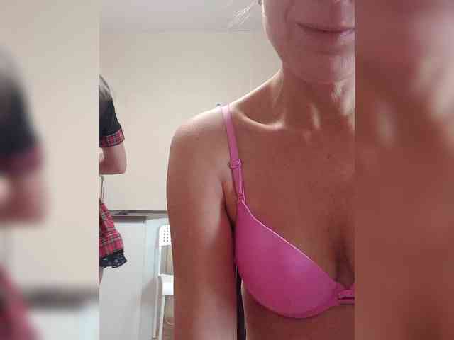 businka11223a Live Webcam on BongaCams