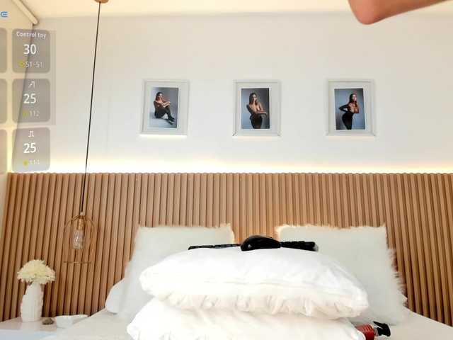 SUSSIEPOWELL's BongaCams show and profile