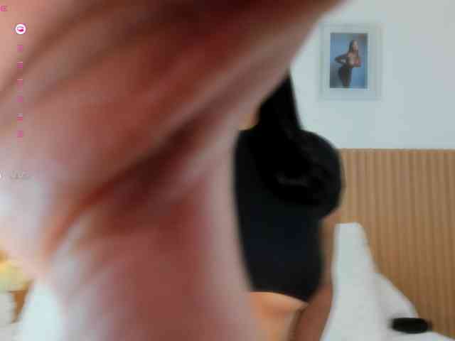 SusiePowell webcam