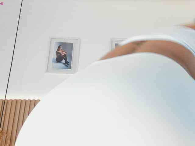 SusiePowell webcam
