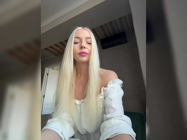 WhiteGirl-one's BongaCams show and profile