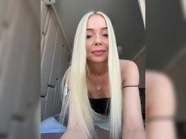 WhiteGirl-one's BongaCams show and profile