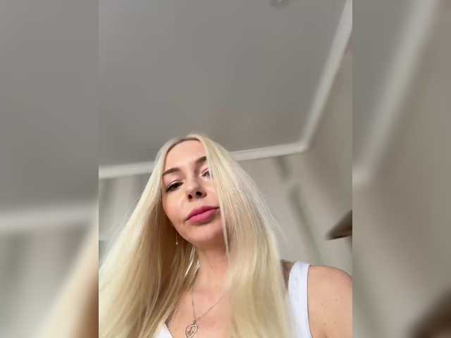 WhiteGirl-one's BongaCams show and profile