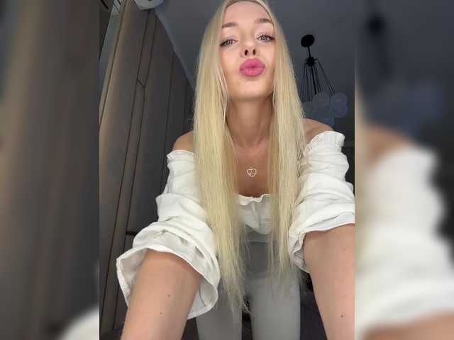 WhiteGirl-one's BongaCams show and profile