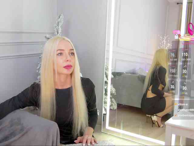 WhiteGirl-one webcam