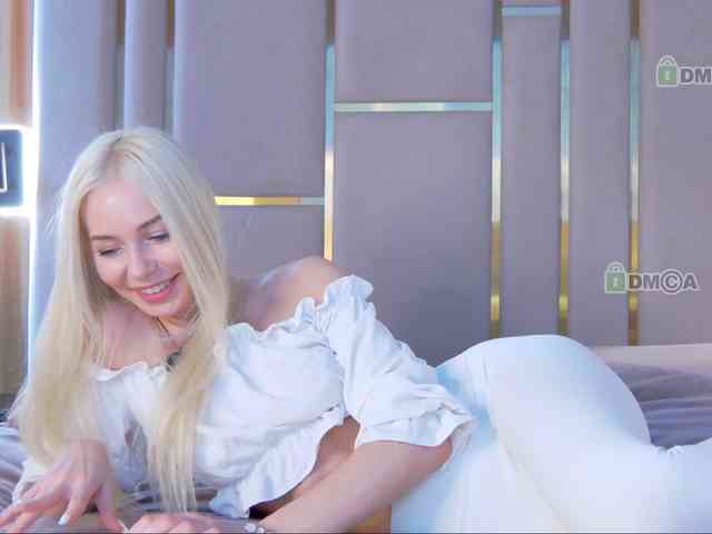 WhiteGirl-one webcam