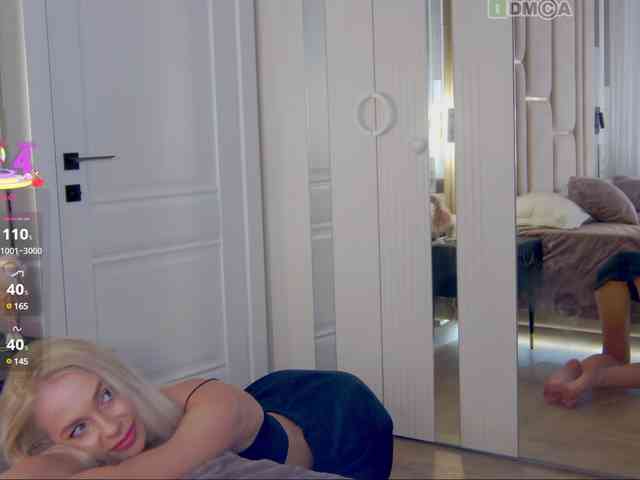 WhiteGirl-one webcam
