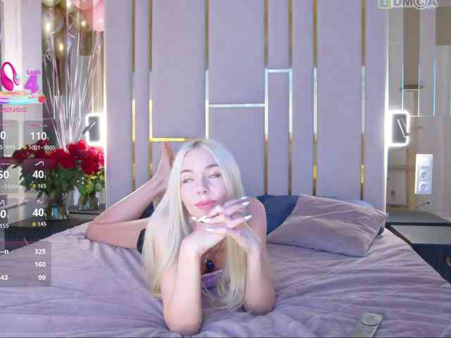 WhiteGirl-one webcam