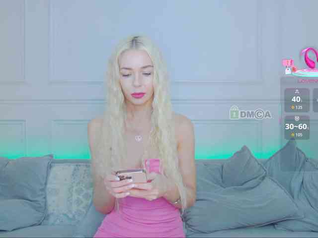 WhiteGirl-one webcam