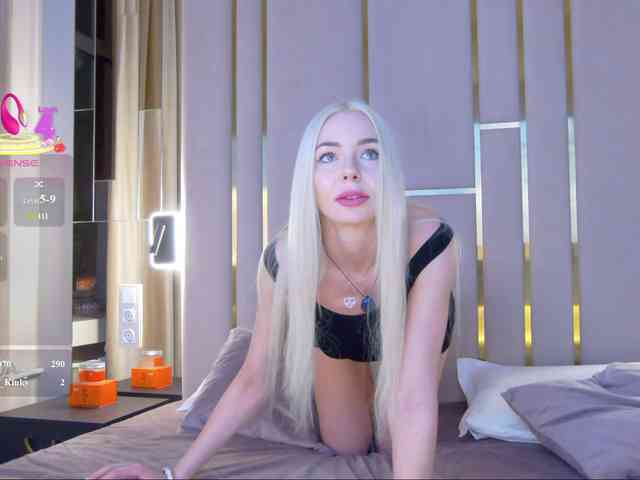 WhiteGirl-one webcam