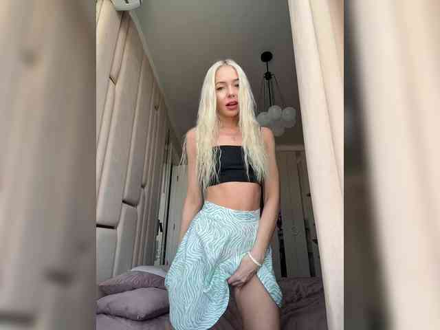 WhiteGirl-one webcam