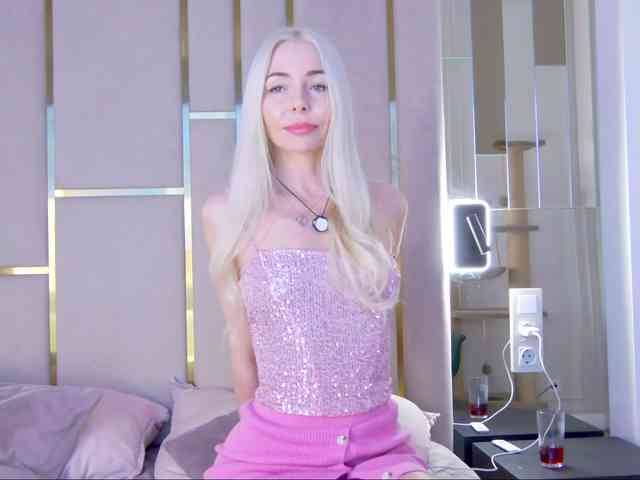 WhiteGirl-one webcam