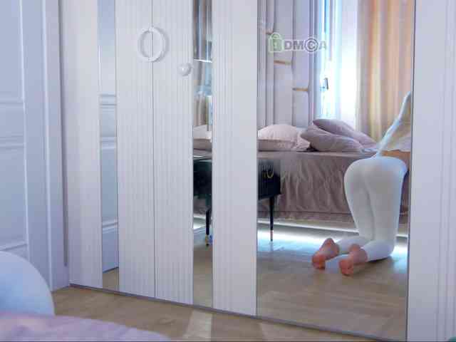 WhiteGirl-one webcam