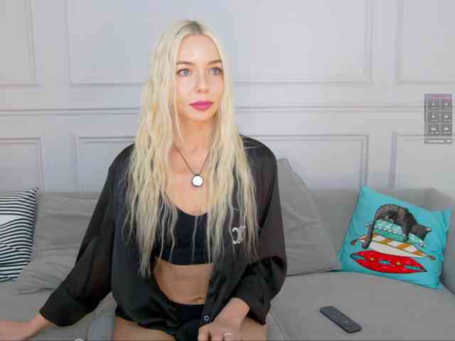 WhiteGirl-one webcam