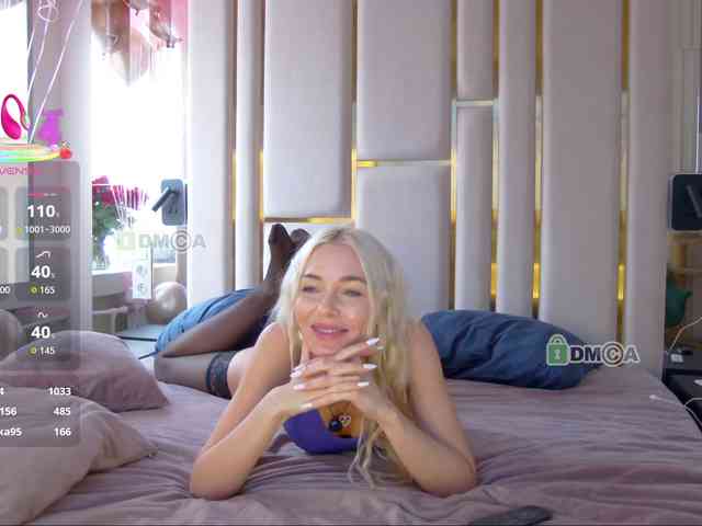 WhiteGirl-one webcam