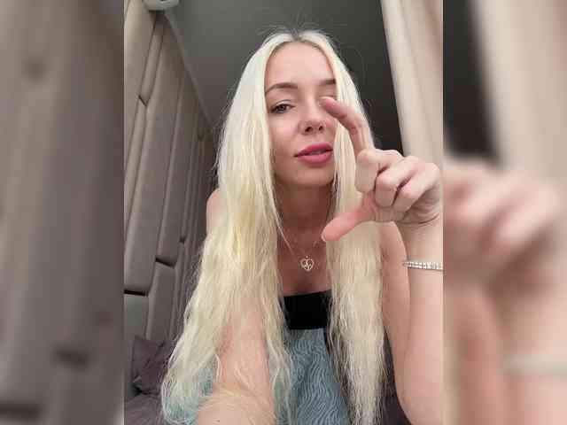 WhiteGirl-one webcam