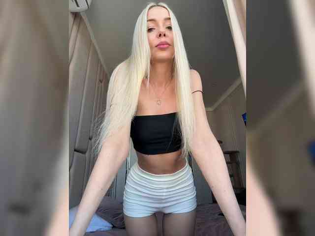 WhiteGirl-one webcam