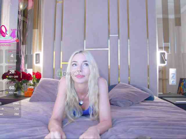 WhiteGirl-one webcam