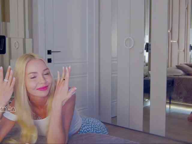 WhiteGirl-one webcam