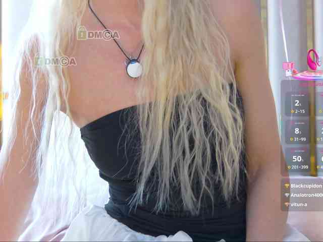 WhiteGirl-one webcam