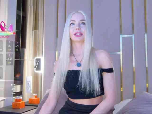 WhiteGirl-one webcam