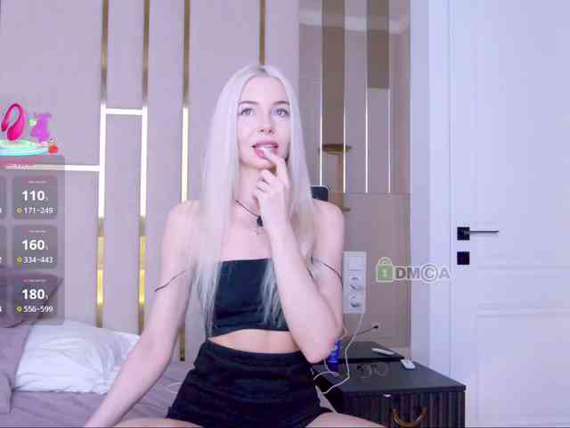 WhiteGirl-one webcam