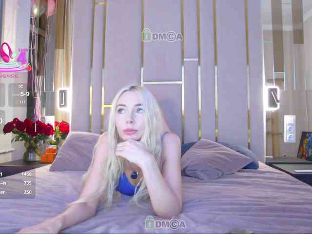 WhiteGirl-one webcam