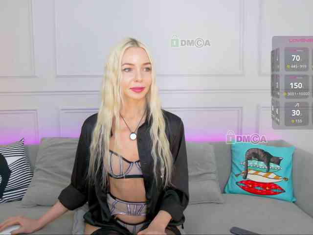 WhiteGirl-one webcam