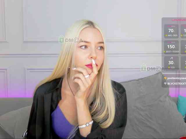 WhiteGirl-one webcam