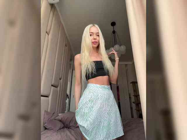 WhiteGirl-one webcam