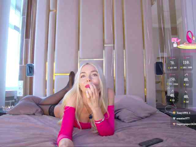 WhiteGirl-one webcam