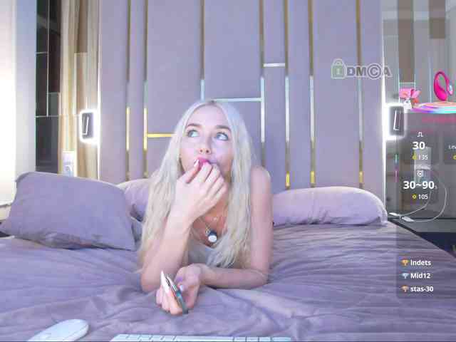 WhiteGirl-one webcam